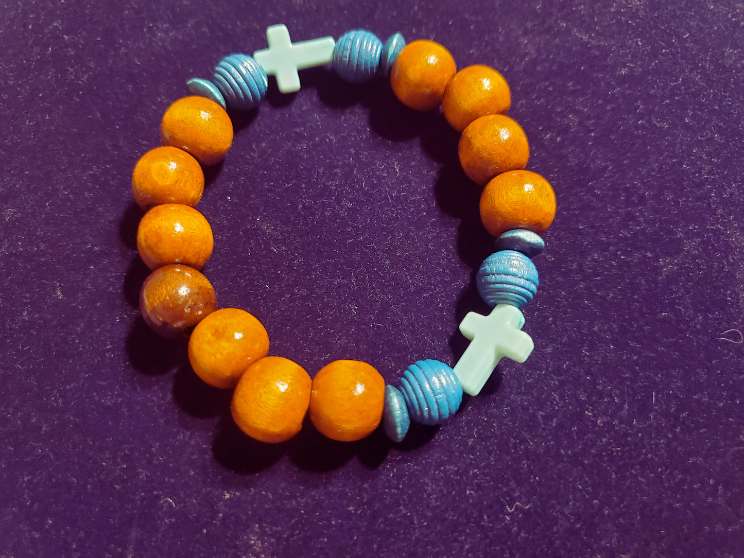 Pulsera de cruz hecha a mano